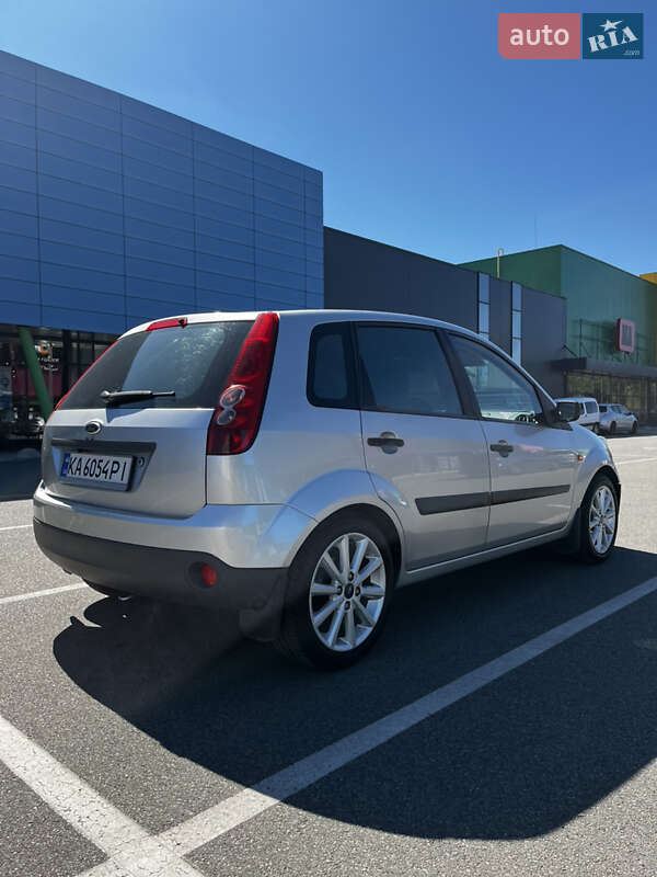 Хэтчбек Ford Fiesta 2006 в Киеве