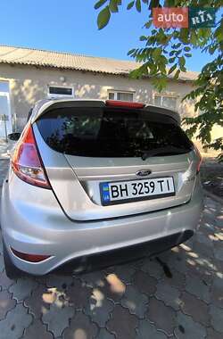 Седан Ford Fiesta 2013 в 