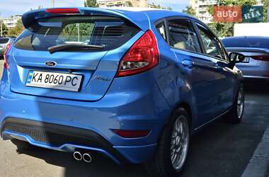 Хэтчбек Ford Fiesta 2011 в 