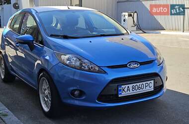Хэтчбек Ford Fiesta 2011 в 