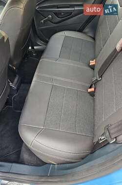 Хэтчбек Ford Fiesta 2011 в 