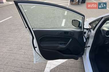 Хэтчбек Ford Fiesta 2017 в 