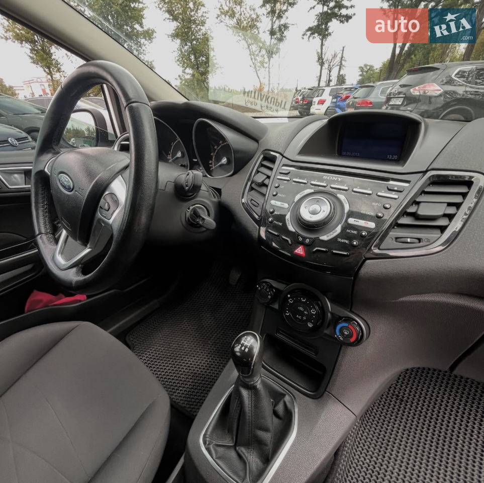 2013 Ford Fiesta - мініатюра 21