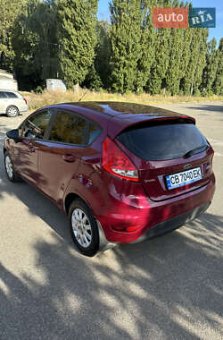 Хэтчбек Ford Fiesta 2010 в 