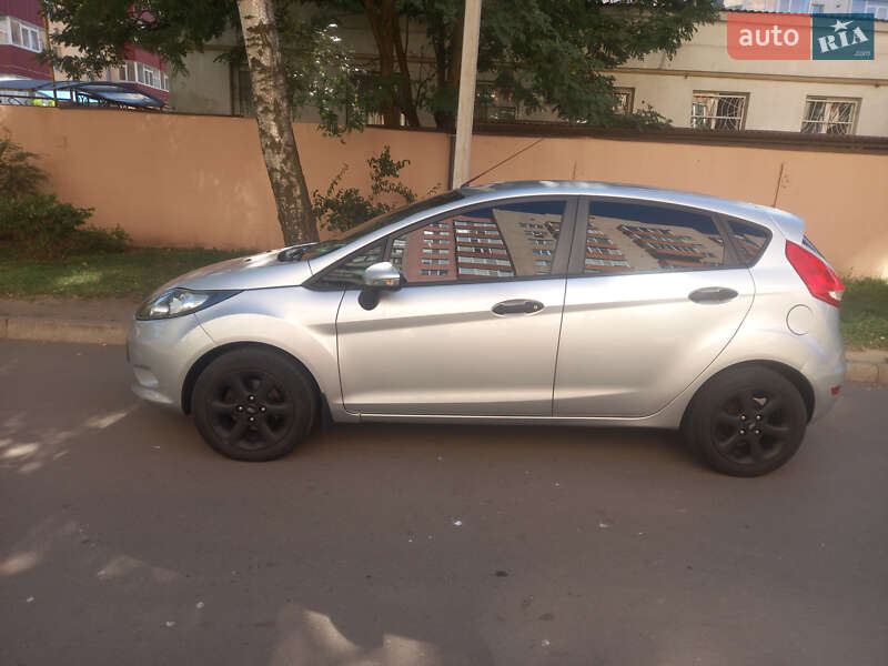 Хэтчбек Ford Fiesta 2008 в Глухове фото 5 Хэтчбек Ford Fiesta 2008 в Глухове