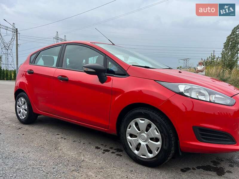 Хэтчбек Ford Fiesta 2013 в Сарнах