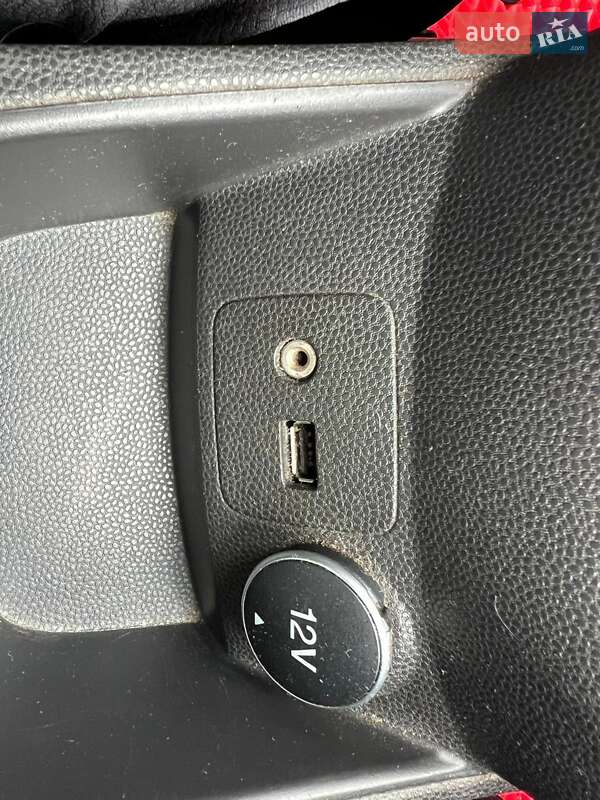 Хэтчбек Ford Fiesta 2013 в Сарнах