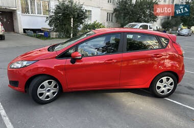 Хетчбек Ford Fiesta 2016 в 
