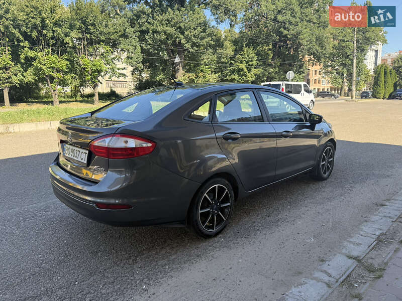 Седан Ford Fiesta 2016 в Чернівцях фото 4 Седан Ford Fiesta 2016 в Чернівцях