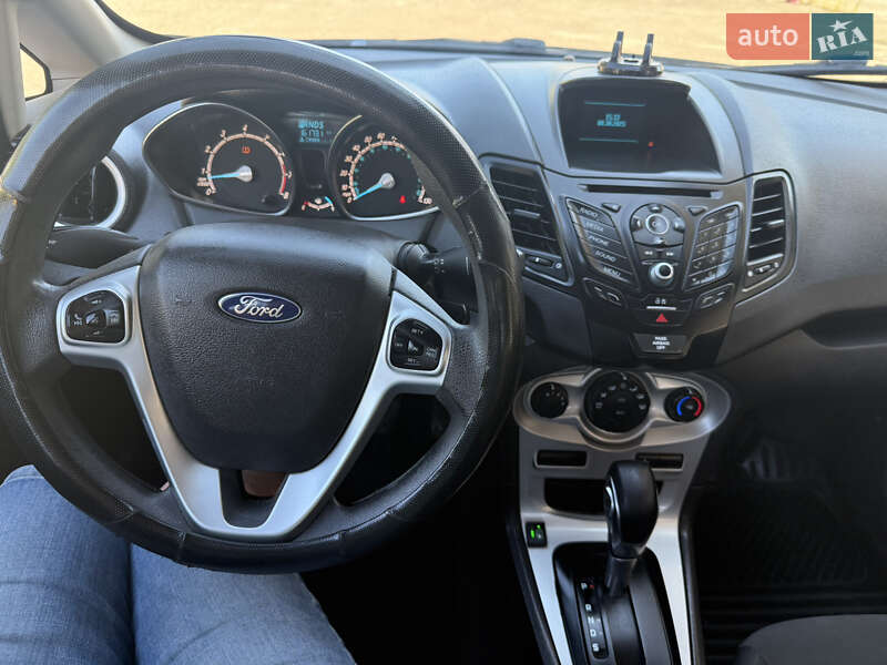 Седан Ford Fiesta 2016 в Чернівцях фото 14 Седан Ford Fiesta 2016 в Чернівцях