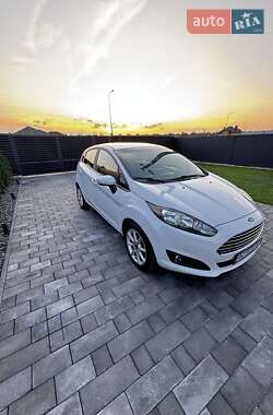 Хэтчбек Ford Fiesta 2019 в 
