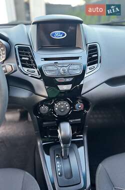 Хэтчбек Ford Fiesta 2019 в 