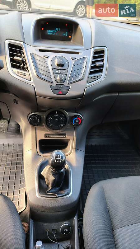 Хэтчбек Ford Fiesta 2013 в Киеве фото 14 Хэтчбек Ford Fiesta 2013 в Киеве