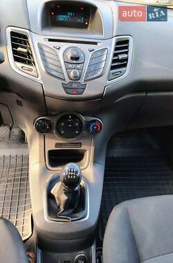 Хетчбек Ford Fiesta 2013 в 