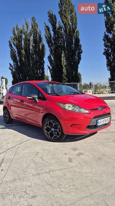 Хэтчбек Ford Fiesta 2010 в Киеве