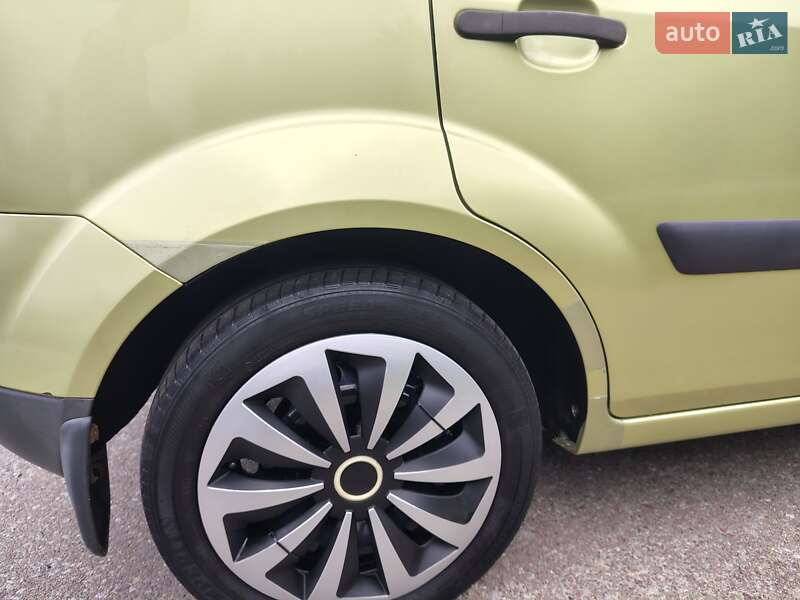 Хэтчбек Ford Fiesta 2007 в Львове