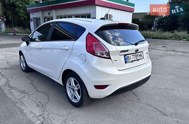Хэтчбек Ford Fiesta 2018 в 