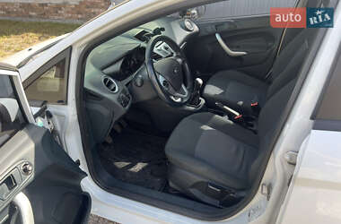 Хэтчбек Ford Fiesta 2011 в 