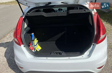 Хэтчбек Ford Fiesta 2011 в 