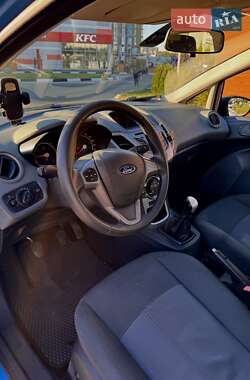 Хэтчбек Ford Fiesta 2011 в 