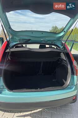 Хэтчбек Ford Fiesta 2006 в 