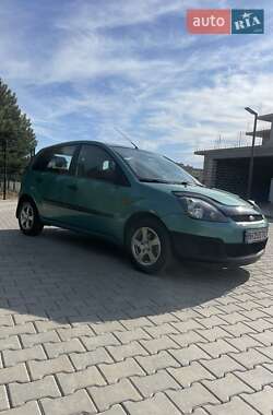 Хэтчбек Ford Fiesta 2006 в 