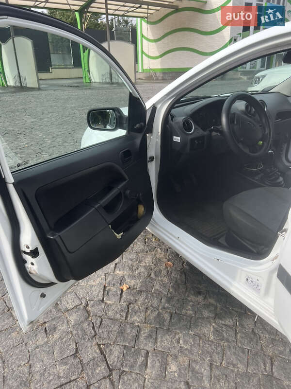 Хетчбек Ford Fiesta 2006 в Хмельницькому