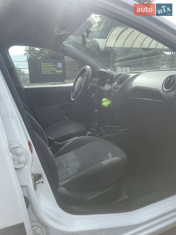 Хетчбек Ford Fiesta 2006 в Хмельницькому