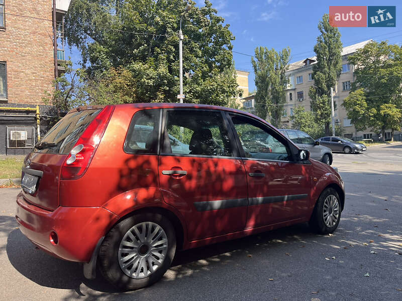 Хэтчбек Ford Fiesta 2006 в Киеве