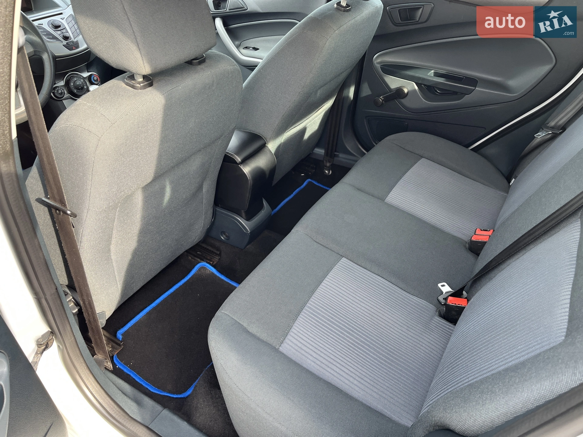 2011 Ford Fiesta - мініатюра 28