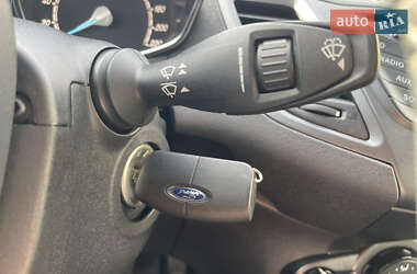 Хэтчбек Ford Fiesta 2016 в 