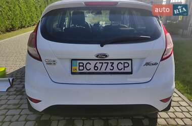 Хэтчбек Ford Fiesta 2015 в 