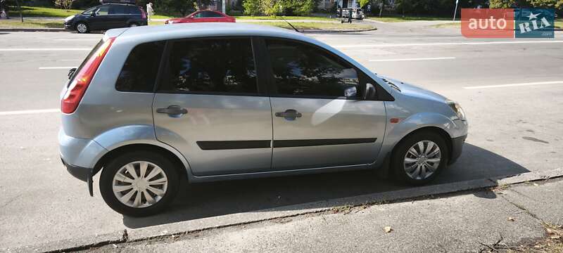 Хэтчбек Ford Fiesta 2006 в Киеве