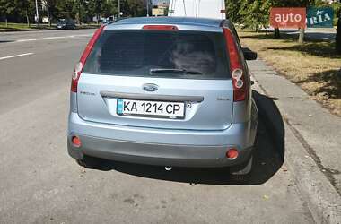 Хетчбек Ford Fiesta 2006 в 