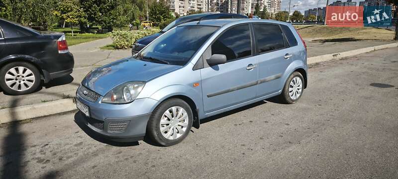 Хэтчбек Ford Fiesta 2006 в Киеве