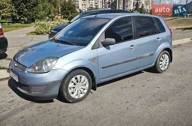 Хетчбек Ford Fiesta 2006 в 
