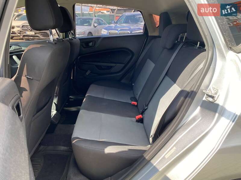 Хэтчбек Ford Fiesta 2015 в Львове