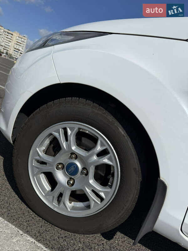 Хэтчбек Ford Fiesta 2011 в Киеве