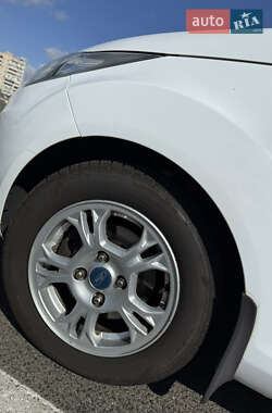 Хэтчбек Ford Fiesta 2011 в 