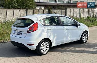 Хэтчбек Ford Fiesta 2016 в 