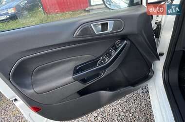 Хэтчбек Ford Fiesta 2016 в 