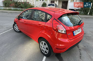 Хэтчбек Ford Fiesta 2016 в 