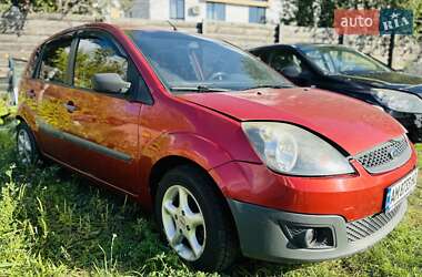 Хэтчбек Ford Fiesta 2006 в 