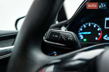 Хетчбек Ford Fiesta 2018 в  фото 14 Хетчбек Ford Fiesta 2018 в