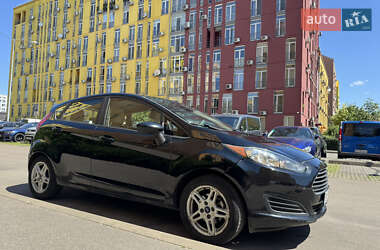 Хэтчбек Ford Fiesta 2018 в 