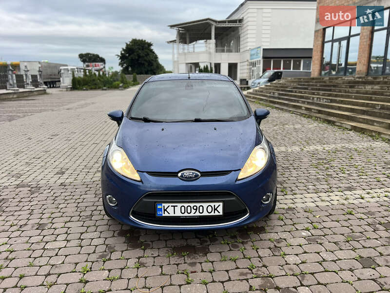 Хетчбек Ford Fiesta 2009 в Снятині