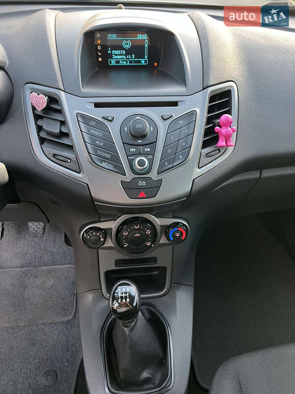Хэтчбек Ford Fiesta 2014 в Киеве фото 21 Хэтчбек Ford Fiesta 2014 в Киеве