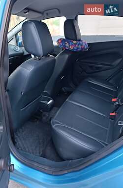 Хэтчбек Ford Fiesta 2012 в 