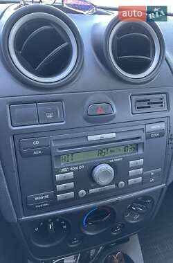 Хэтчбек Ford Fiesta 2006 в Костополе
