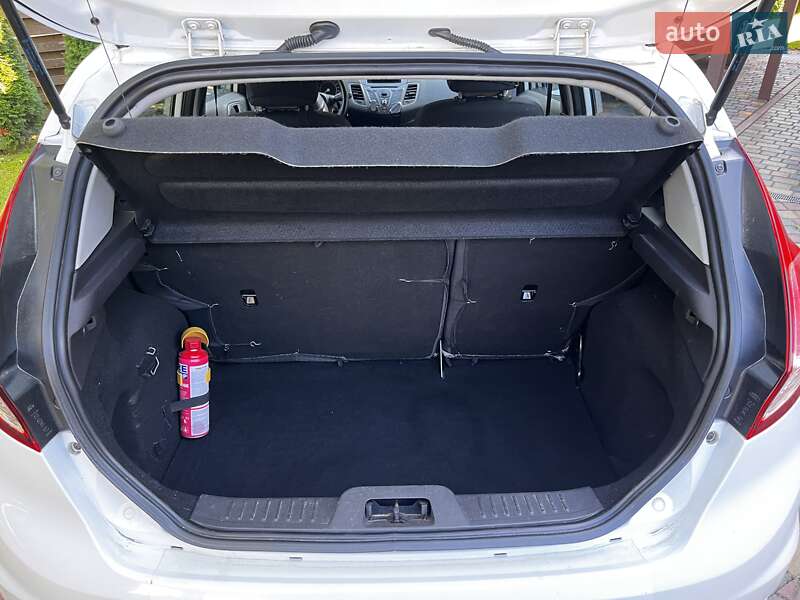 Хэтчбек Ford Fiesta 2013 в Калуше